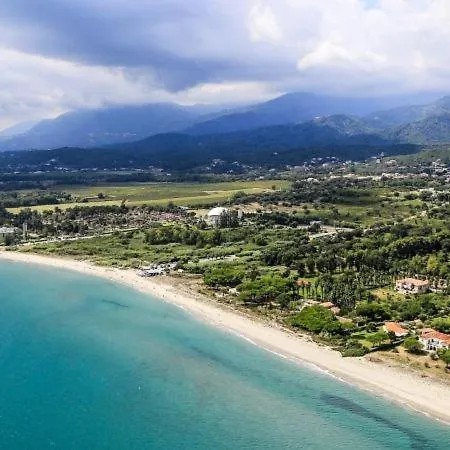 Mini Corse Hébergement de vacances Santa-Maria-Poggio (Corsica)